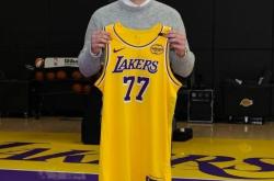 爱游戏-东契奇迎来十赛季高光表现，西班牙队球迷沸腾！的简单介绍