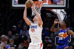 爱游戏体育-JackeyLove新星重要助攻表现突出，快船前途光明！